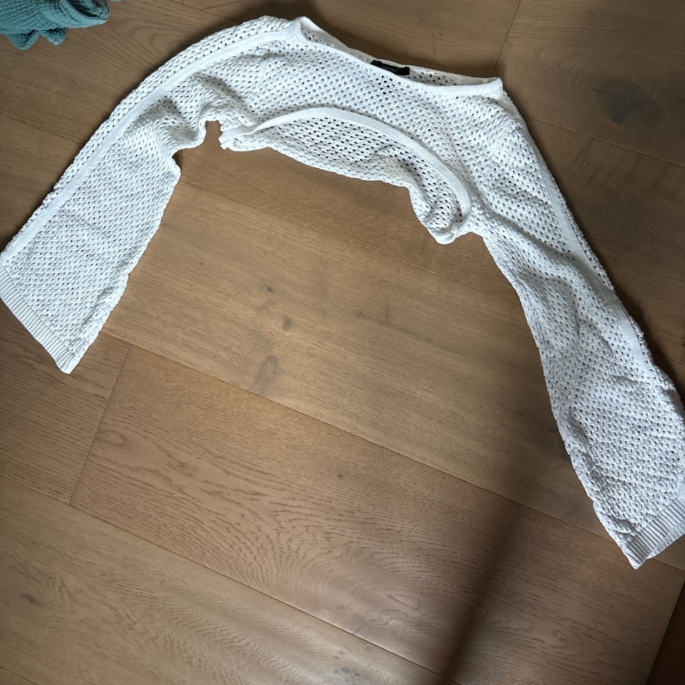 Forever 21 super cropped knitted sweater